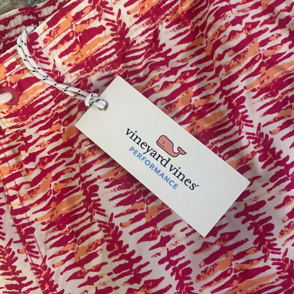 🆕💕✨🐳Women's Vineyard Vines Printed Pull On Short!NWT - Picture 2 of 8